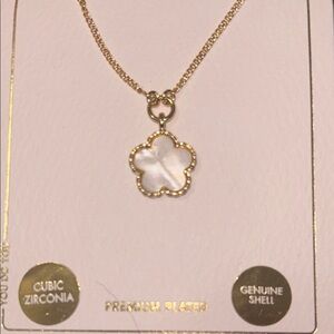 Elegant Gold and White Shell Pendant Necklace